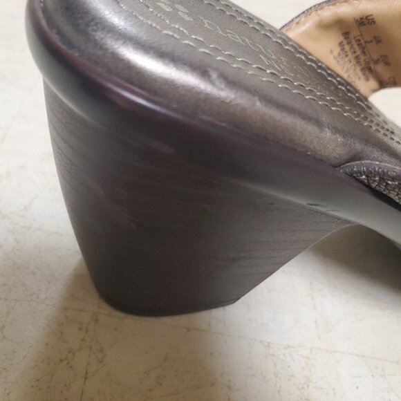 Comfort Metallic and Beaded Mid Block Heel Mule "Breslin" - Picture 11 of 14